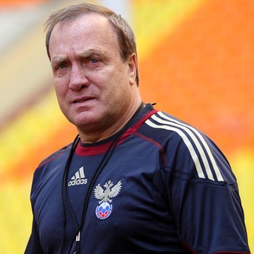 „Dick Advocaat 2011 Russia“ von Новикова Юлия - http://www.soccer.ru/gallery/43398. Lizenziert unter Creative Commons Attribution-Share Alike 3.0 über Wikimedia Commons - http://commons.wikimedia.org/wiki/File:Dick_Advocaat_2011_Russia.jpg#mediaviewer/File:Dick_Advocaat_2011_Russia.jpg